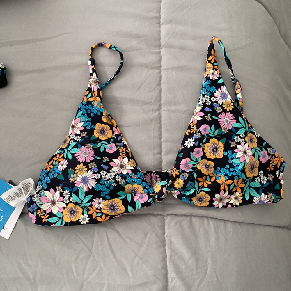 O’Neill bikini Large.